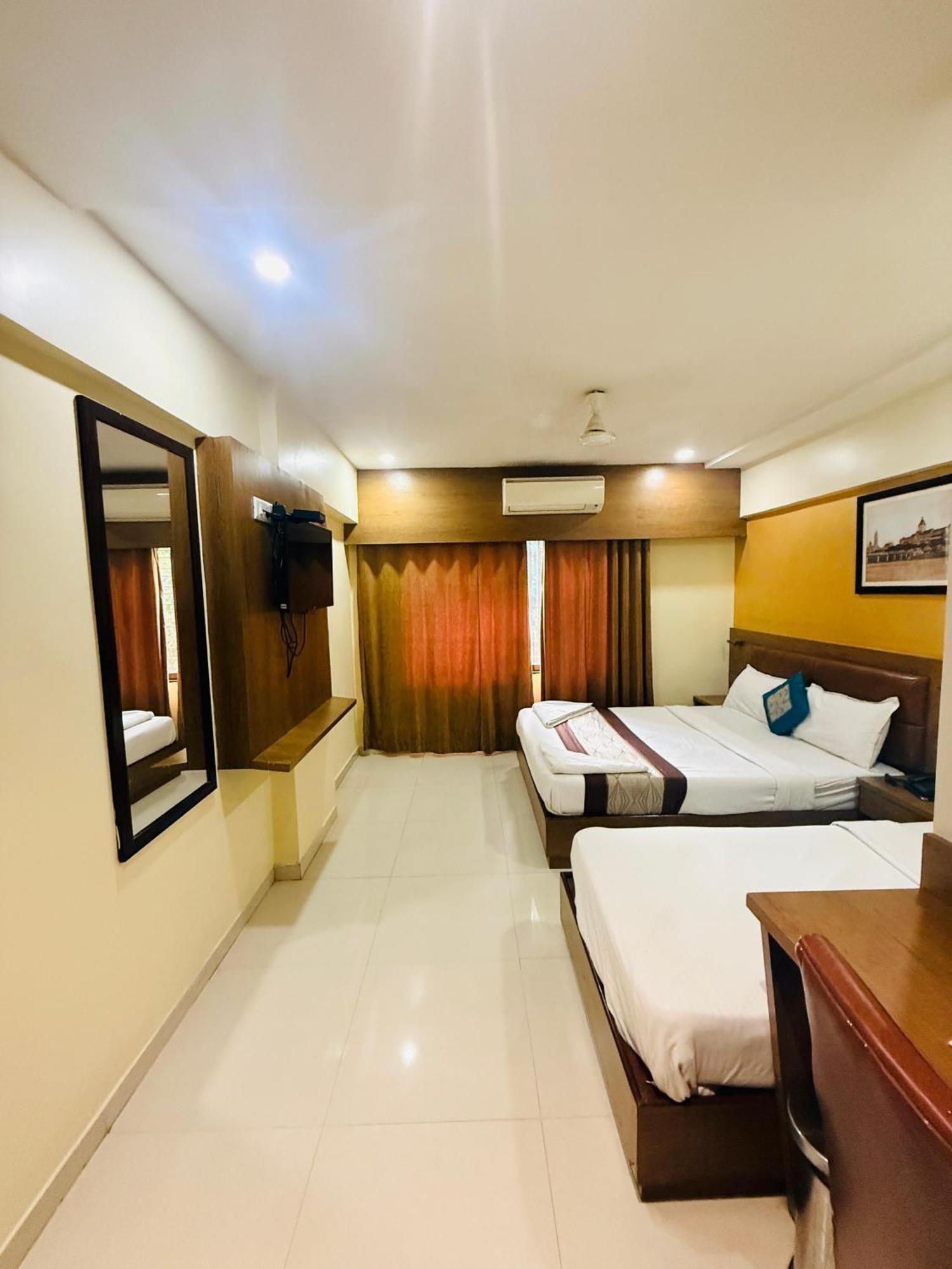 Hotel Crystal Luxury Inn- Bandra Mumbai Ngoại thất bức ảnh